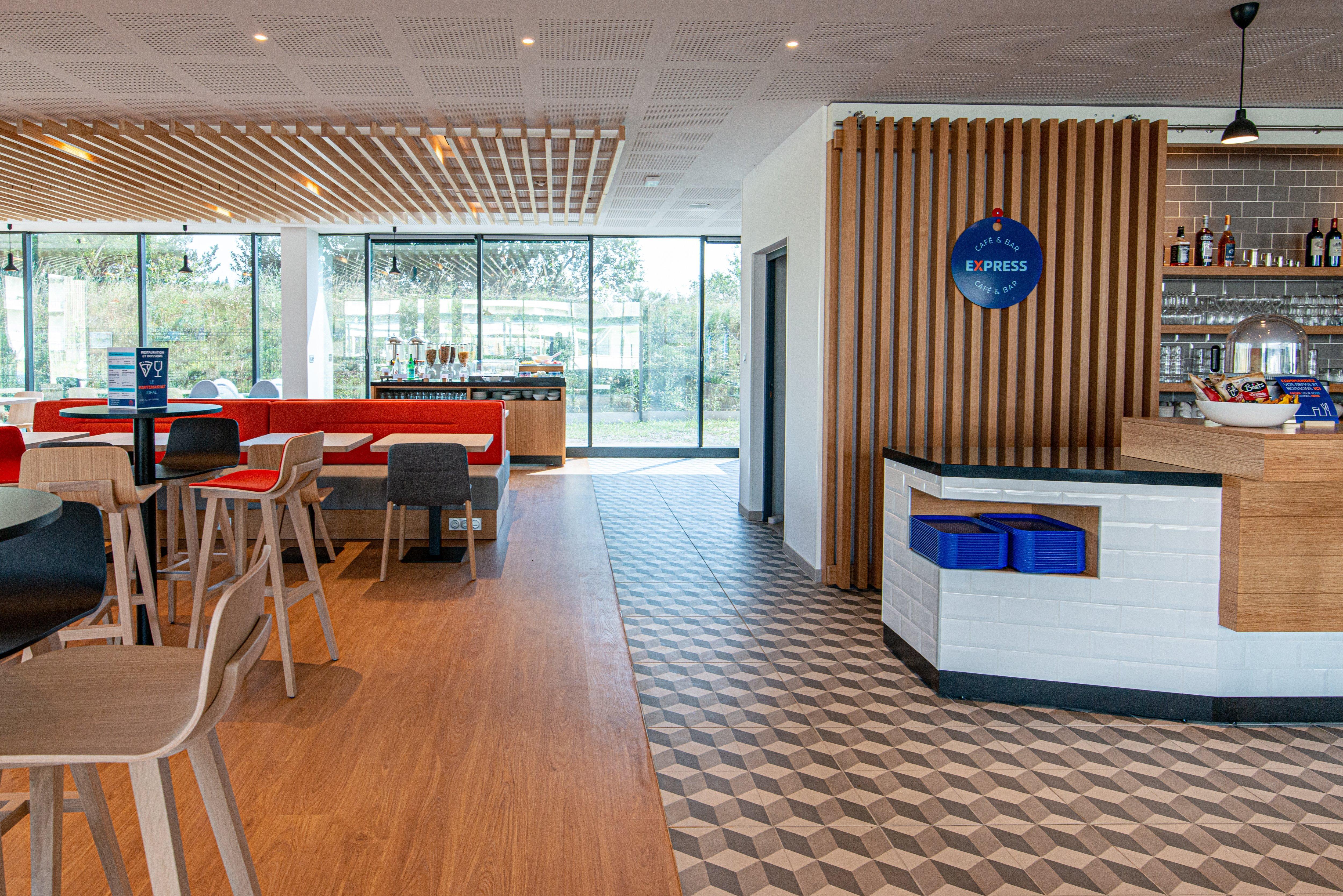 Holiday Inn Express - Bordeaux - Lormont By Ihg Exteriör bild